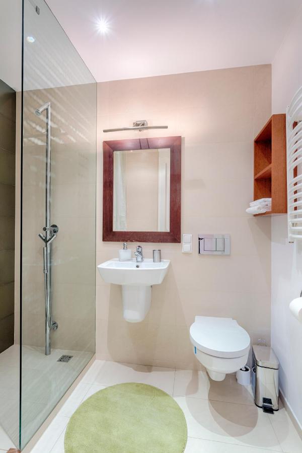Tyzenhauz Apartments Krowoderska Street Krakkó Kültér fotó
