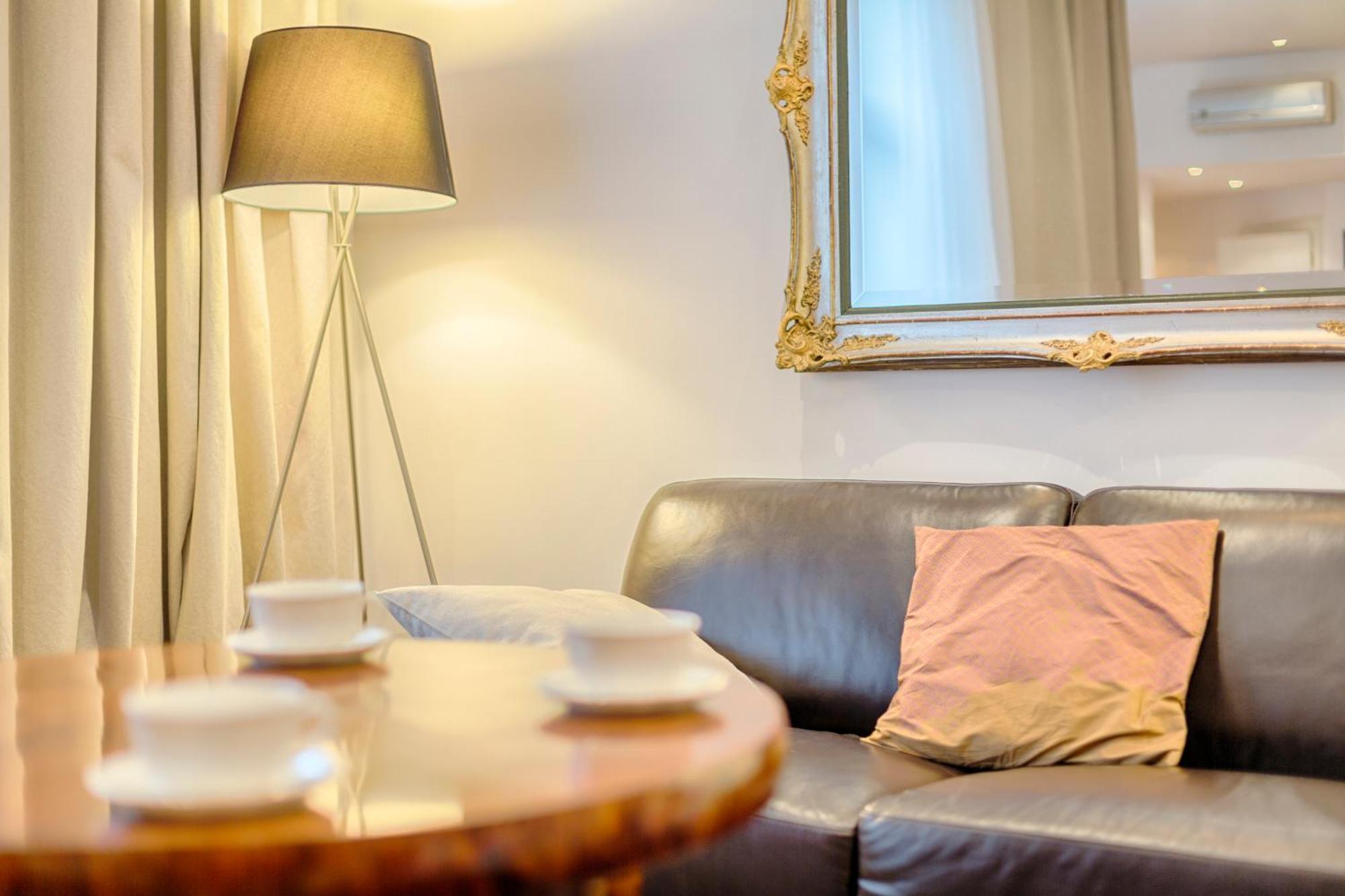 Tyzenhauz Apartments Krowoderska Street Krakkó Kültér fotó