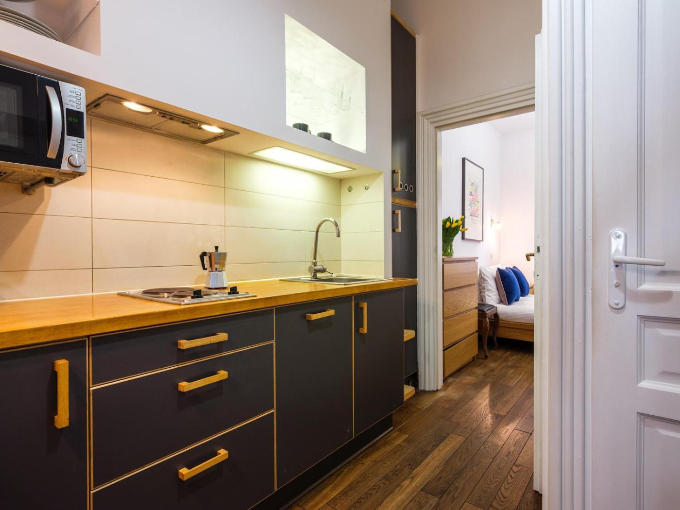 Tyzenhauz Apartments Krowoderska Street Krakkó Kültér fotó